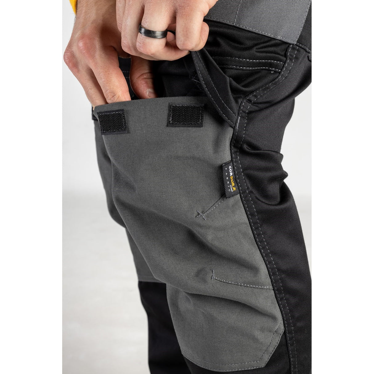 Essentials Stretch Knee Pocket